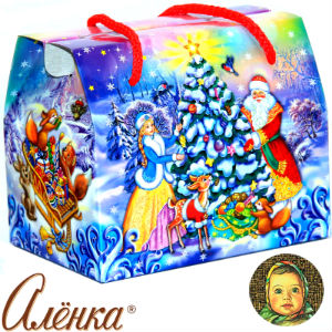 Сладкий новогодний подарок в картонной упаковке весом 750 грамм по цене 615 руб в Саратове